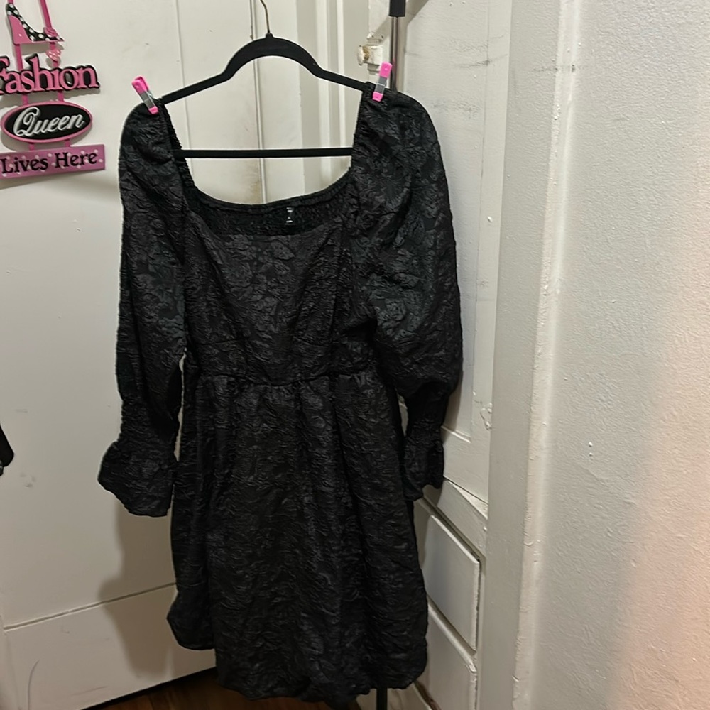 Black 2x dress mid knee length.